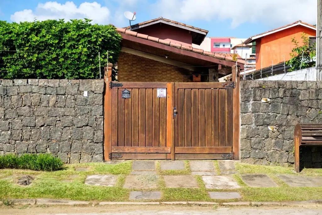 Bh4 - Bh4: Casa Com Piscina Ao Lado Da Grande * Ubatuba