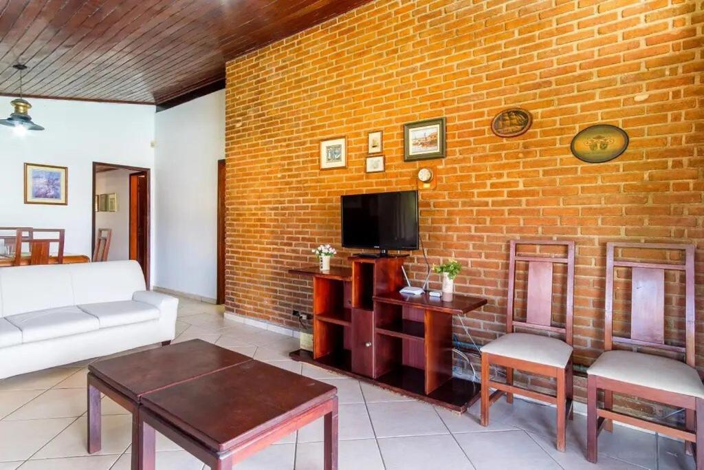 Pousada Bh4 - Bh4: Casa Com Piscina Ao Lado Da Grande